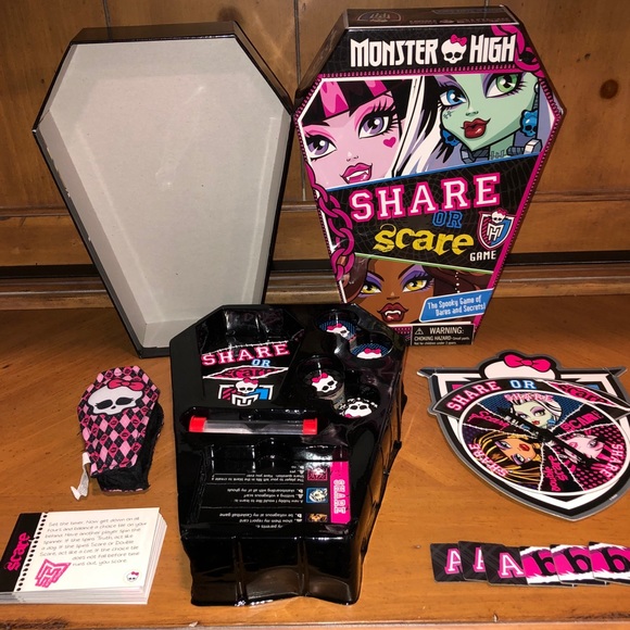 Monster High Share or Scare Game - Picture 5 of 6